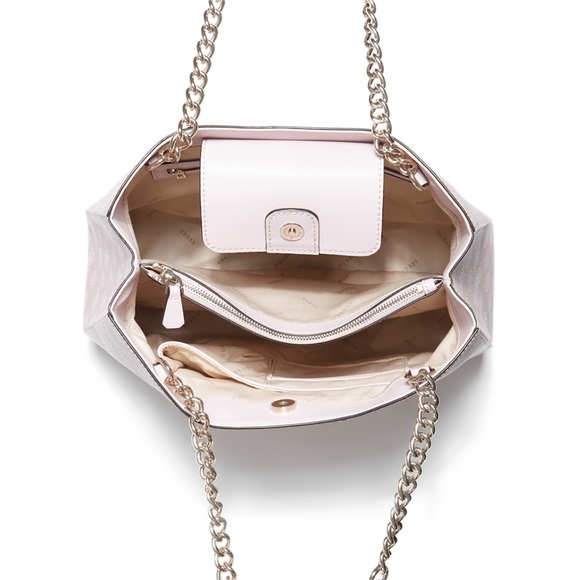 New GUESS Logo Girlfriend Tote - Picture 3 of 6